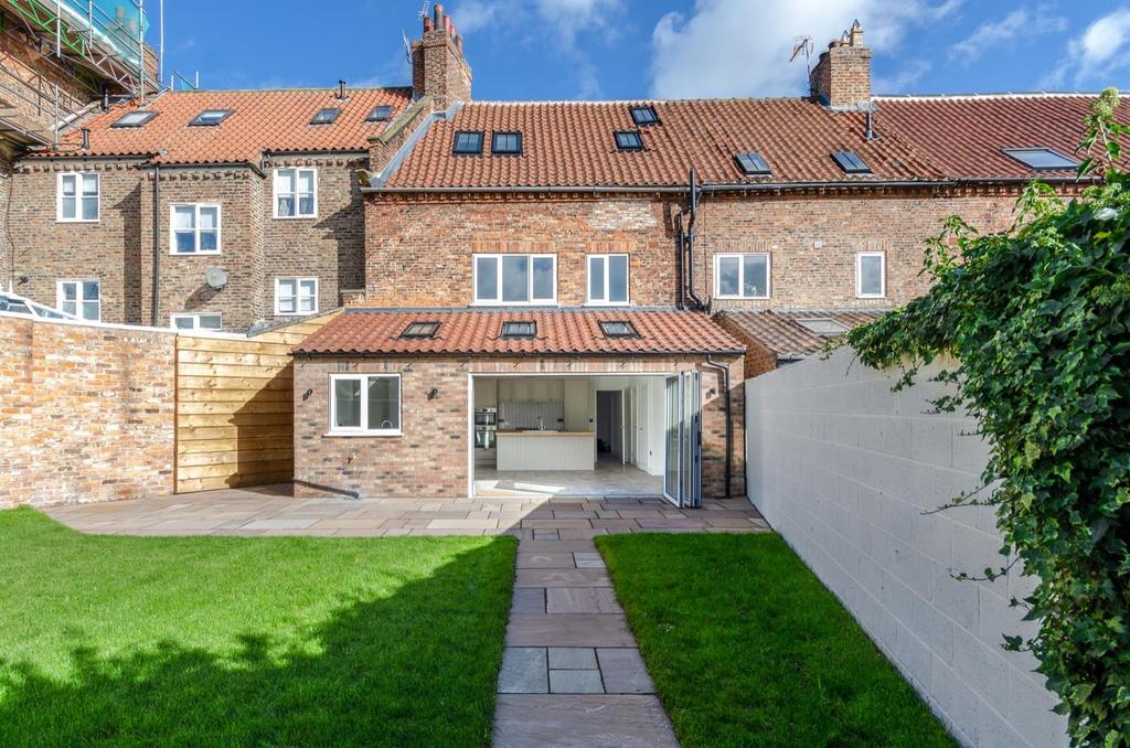 Long Street, Easingwold, York 3 bed terraced house £389,995