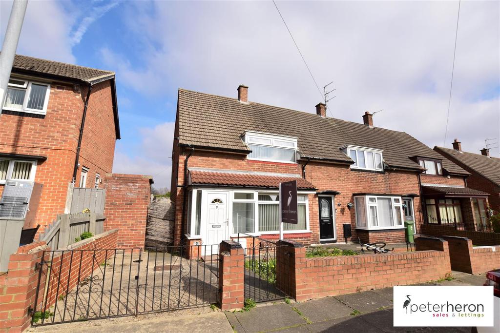 Cullercoats Road, Hylton Castle... 2 bed semidetached house £575 pcm (£133 pw)
