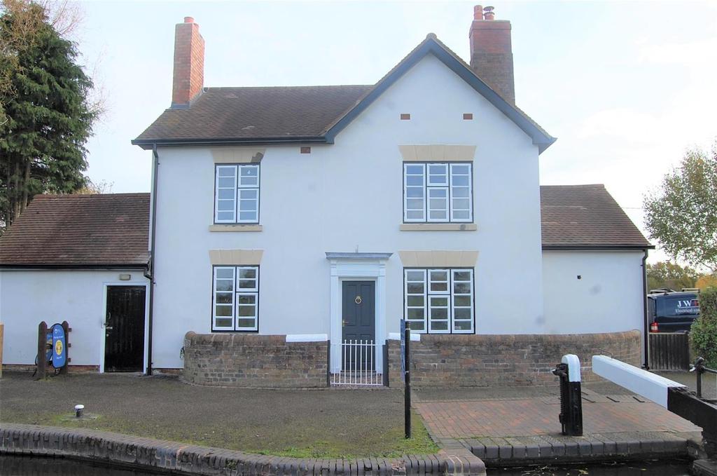 Off Bratch Lane, Wombourne, WV5 8DH 2 bed cottage £975 pcm (£225 pw)