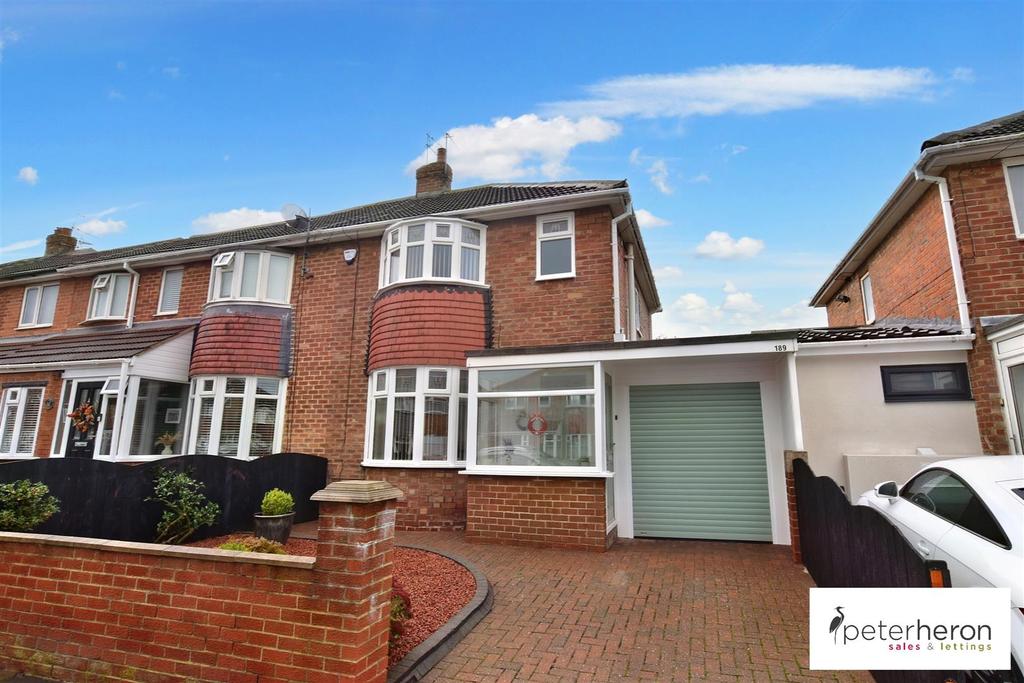 Alston Crescent, Seaburn Dene, Sunderland 3 bed semidetached house for