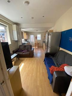 6 bedroom semi-detached house to rent, *£157pppw including bills* Kimbolton Avenue, Lenton