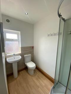 6 bedroom semi-detached house to rent, *£160pppw incl bills* Kimbolton Avenue, Lenton