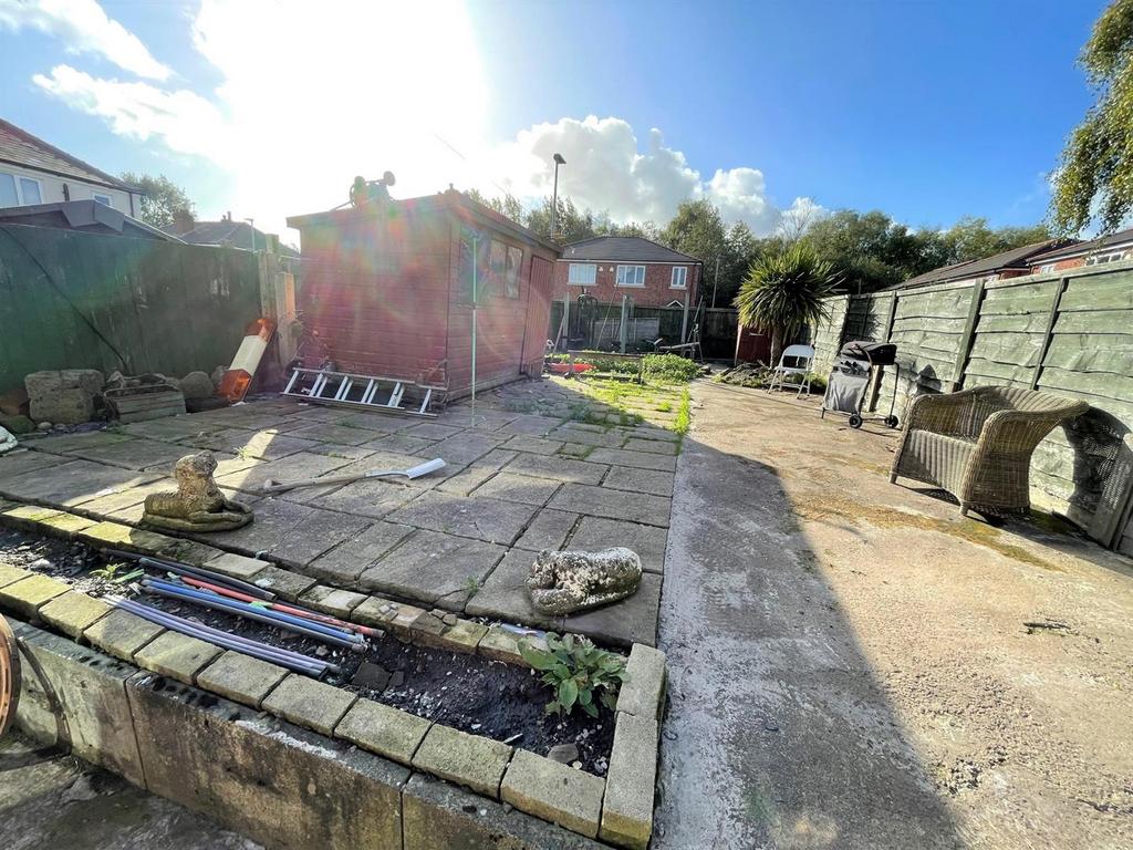 June Avenue, Leigh 3 bed semidetached house £180,000