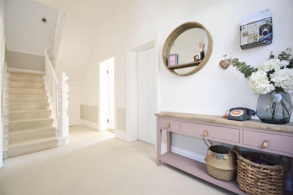 Briar Avenue, Whitley Bay 4 bed semidetached house for sale £645,000