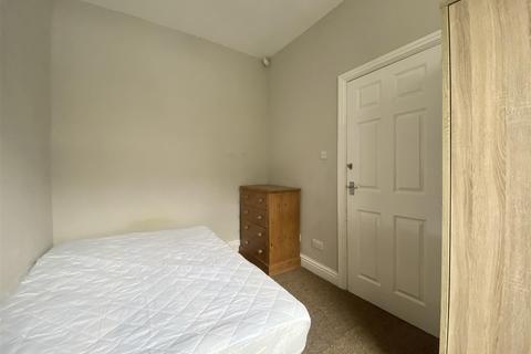 40 Beehive Road, Sheffield, S10 1EP