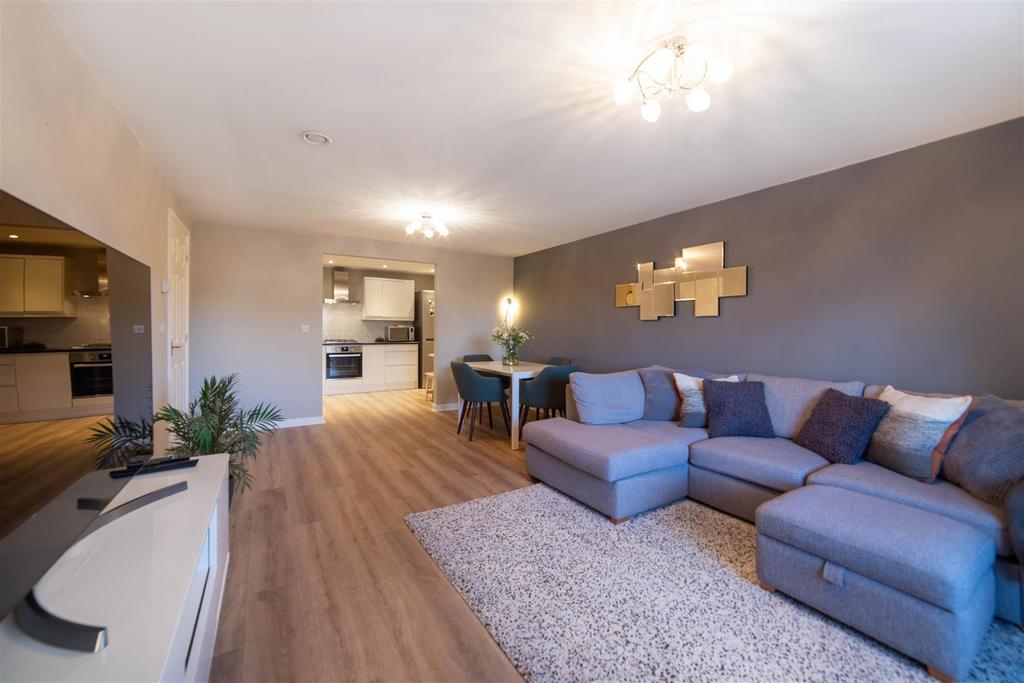 Warkworth Drive, Wideopen, Newcastle... 2 bed flat £155,000
