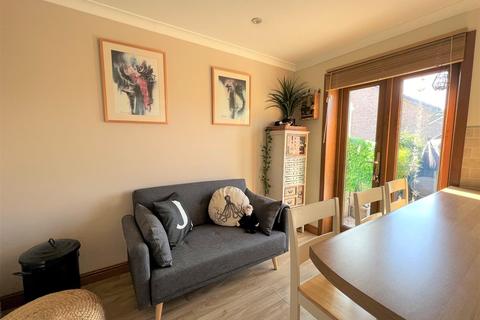 8 Mayfield Close, St Austell, PL25 3PD