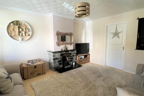 8 Mayfield Close, St Austell, PL25 3PD