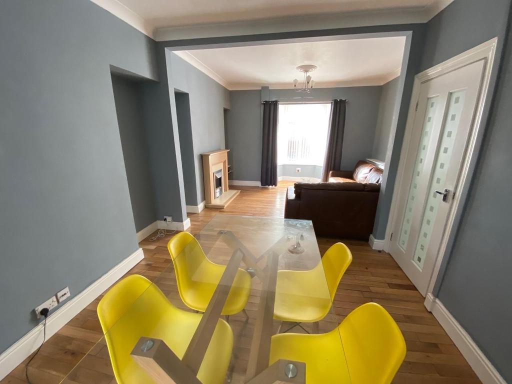 Sandy Road, Llanelli 3 bed terraced house £145,000