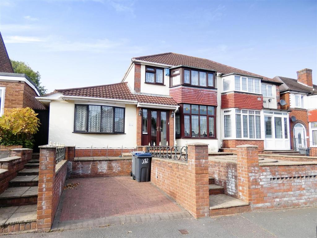 Beeches Road, Great Barr, Birmingham 3 bed semidetached house £325,000
