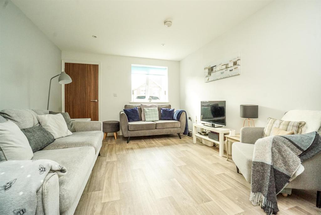 Endeavour Way, Hastings 2 bed end of terrace house £250,000