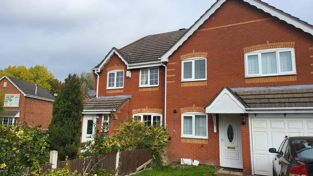 Kirkham Way, Tipton 3 bed house £1,100 pcm (£254 pw)