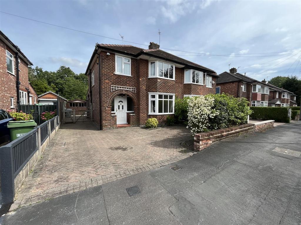 Dean Drive, Wilmslow 3 bed semidetached house £1,350 pcm (£312 pw)