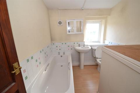 22 Holts Lane, Clayton, Bradford, BD14 6BL