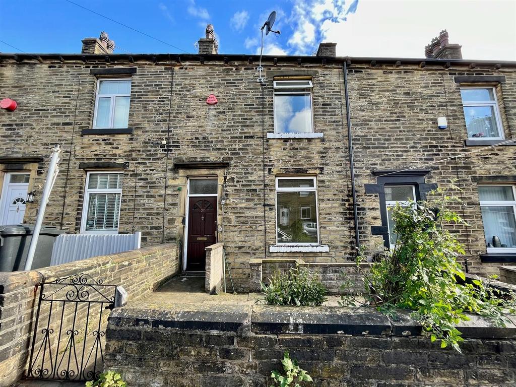 Emscote Grove, Halifax 2 bed terraced house for sale £100,000