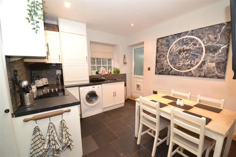 13 Albert Road, Queensbury, Bradford, BD13 1PA