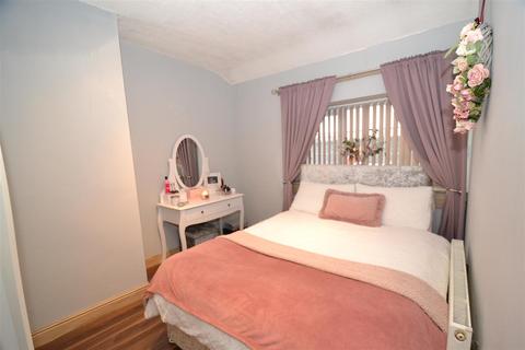 13 Albert Road, Queensbury, Bradford, BD13 1PA