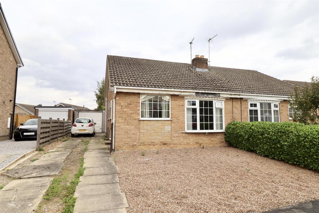 Ox Close, Stamford Bridge, York 2 bed semidetached bungalow £165,000