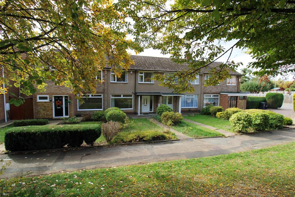 Highlands Avenue, Northampton 3 bed terraced house for sale £280,000