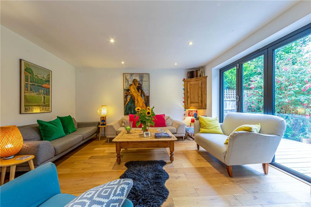 Roundwood Lane, Harpenden, Hertfordshire 4 bed detached house for sale