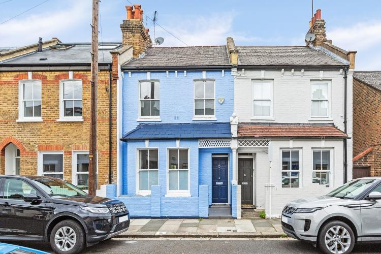 Horder Road, Fulham, London SW6 3 bed house £3,987 pcm (£920 pw)