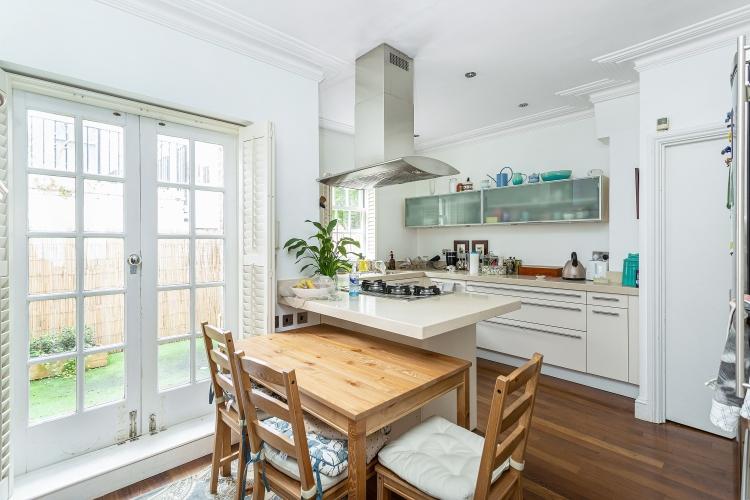 Horder Road, Fulham, London SW6 3 bed house £3,987 pcm (£920 pw)