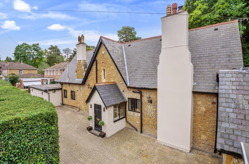 Church Hill, Camberley, Surrey, GU15 4 bed house £950,000