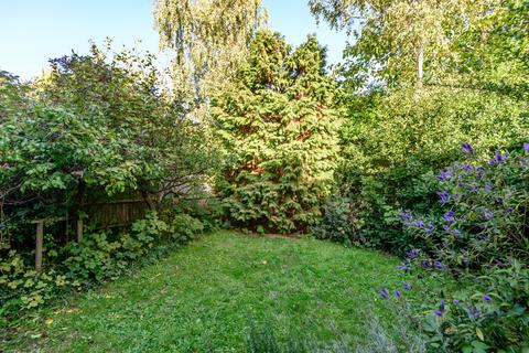 3 bedroom end of terrace house for sale - Dumbleton Close, Kingston Upon Thames, KT1