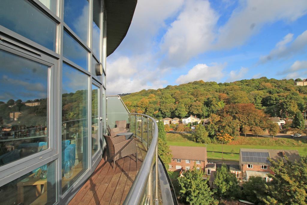 Salts Mill Road, Shipley, Bradford, BD17 2 bed flat £180,000