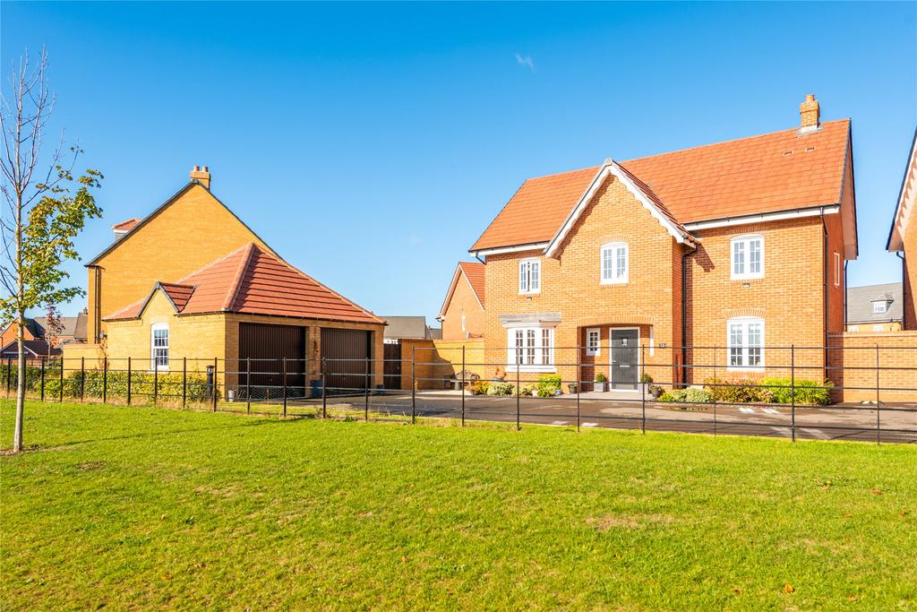 Garyn Lane, Great Denham... 4 bed detached house £600,000