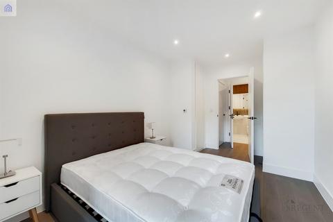 1 bedroom apartment to rent - Hive House, Capital Interchange Way, TW8