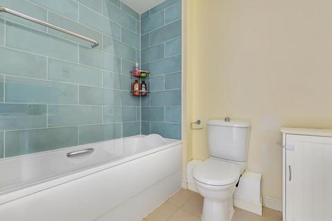 36 Ashcombe Crescent, Witney, OX28 6GL