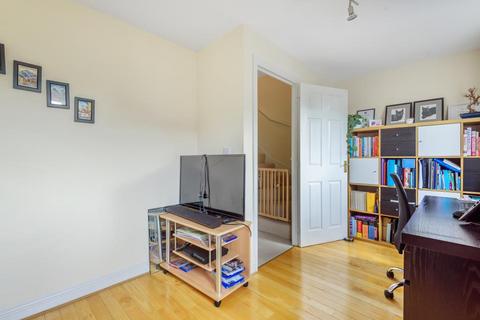 36 Ashcombe Crescent, Witney, OX28 6GL