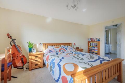 36 Ashcombe Crescent, Witney, OX28 6GL