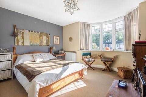 55 Ernest Grove, Beckenham, BR3 3HY