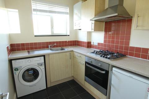 2 bedroom flat to rent, Woodgrange Close, Kenton, HA3 0XH