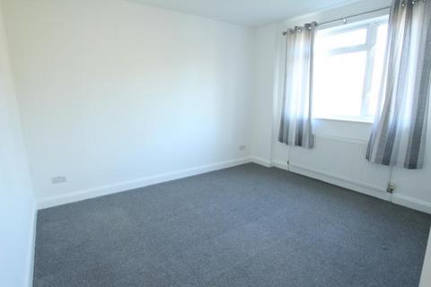 2 bedroom flat to rent, Woodgrange Close, Kenton, HA3 0XH