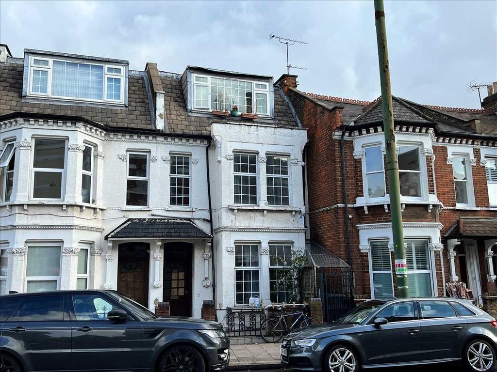 Putney Bridge Road, Lonon 6 bed terraced house £1,095,000
