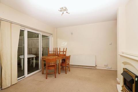 3 bedroom terraced house to rent, Heron Way, Hatfield, AL10