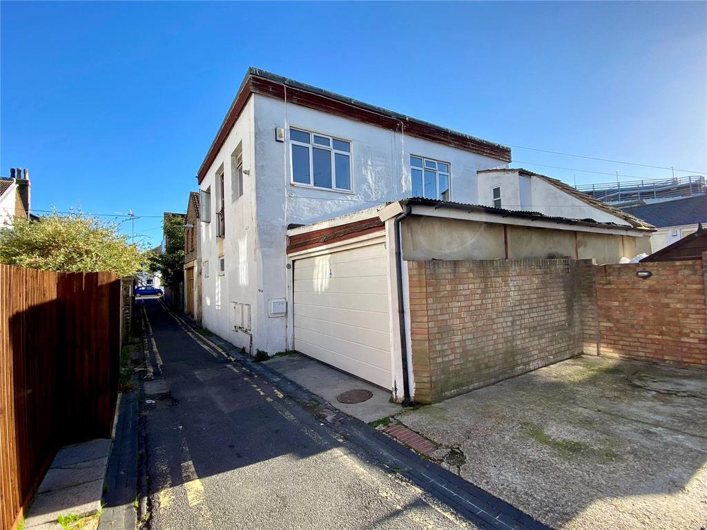 Ashford Road, Eastbourne, East... 2 bed apartment £245,000