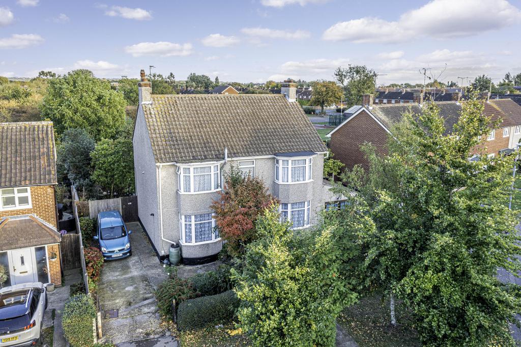 Kirby Road, Basildon, SS14 4 bed detached house for sale £525,000