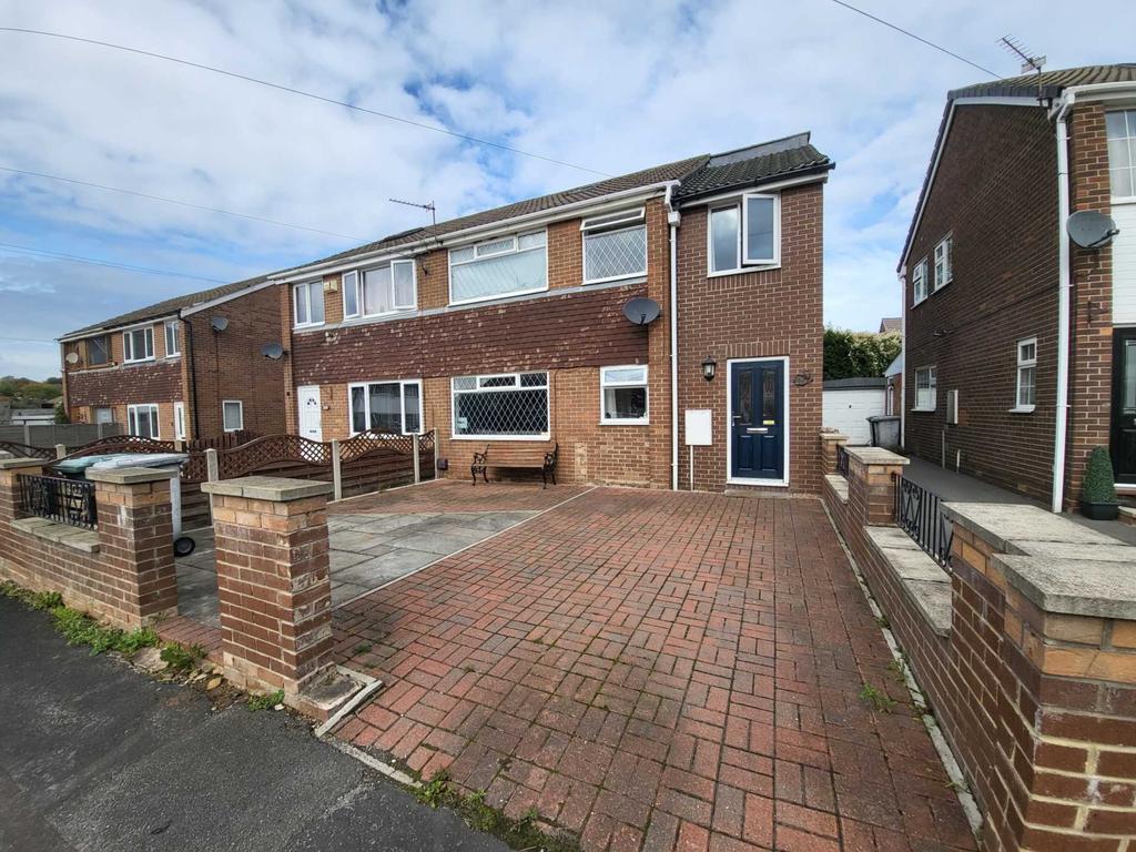 Crown Close 3 bed semidetached house for sale £194,950