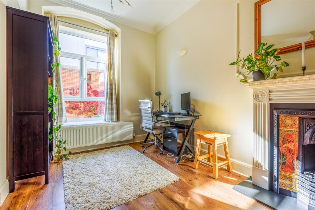 St. Ronans Road, Southsea, PO4 2 bed house for sale £299,000