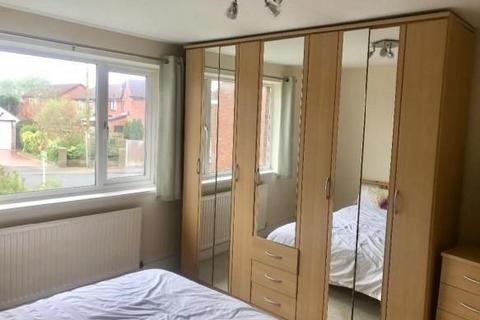 2 bedroom maisonette to rent, Rose Drive, Walsall