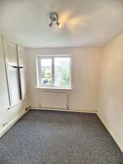 2 bedroom maisonette to rent, Rose Drive, Walsall