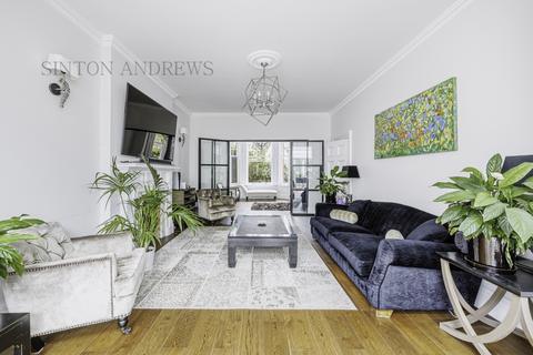 8 Marchwood Crescent, London, W5 2DZ