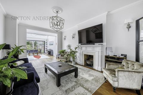8 Marchwood Crescent, London, W5 2DZ