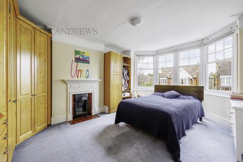 8 Marchwood Crescent, London, W5 2DZ