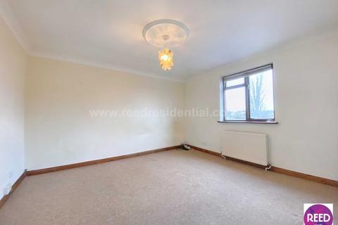 1 bedroom flat to rent, Fairfax Drive, Westcliff On Sea, Essex.