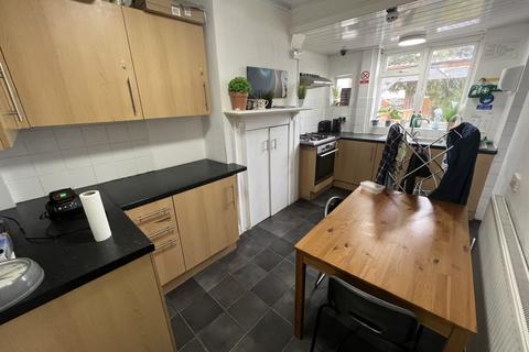 2 Wood End Avenue, Harrow, HA2 8NX